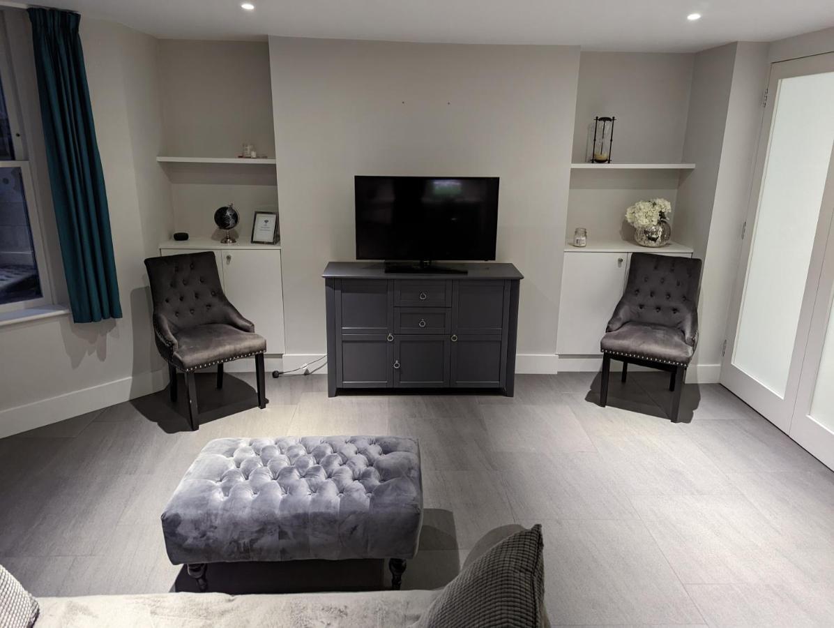 Apartment Basement In